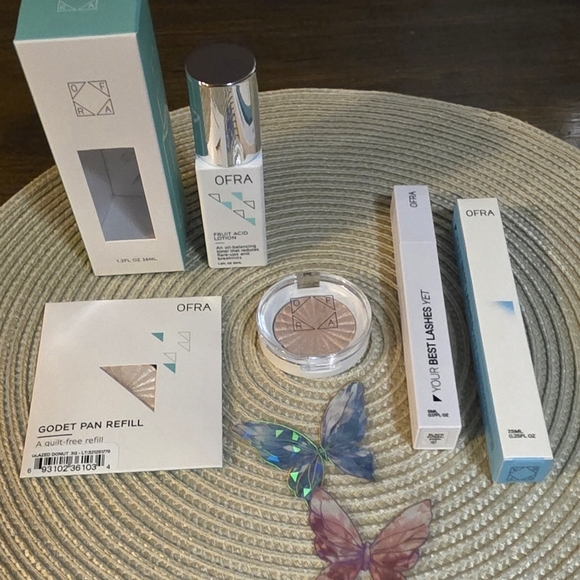 OFRA Makeup Set with Silver and White Packaging - Picture 5 of 16